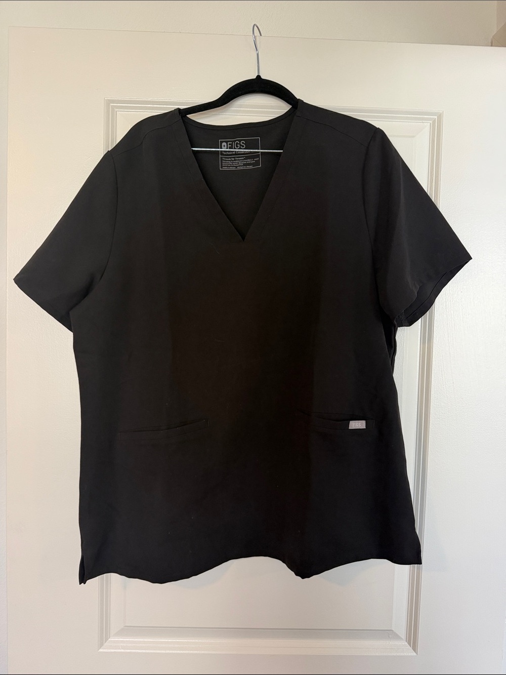 Figs Women’s Black V-Neck Short Sleeve Scrub Top